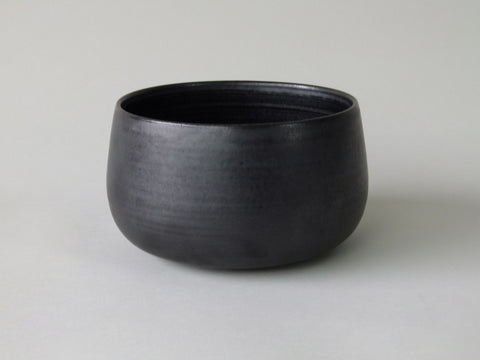 French stoneware Grès de Puisaye bowl by Les Guimards. Anthracite