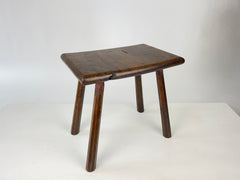 Antique 19th century stool / side table.

Made of solid English oak. Primitive vernacular rustic design.&nbsp;