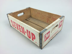 Seven Up crate - White - eyespy