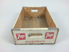 Seven Up crate - White - eyespy