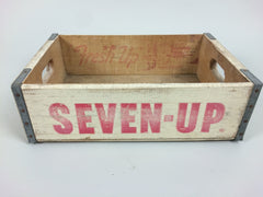 Seven Up crate - White - eyespy