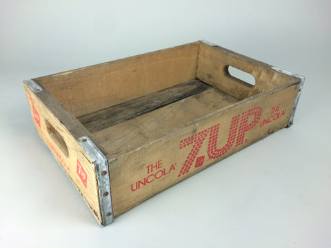 7up The uncola crate - Red dot graphics