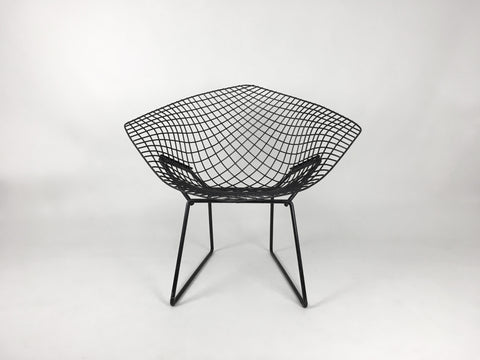 Bertoia diamond chair in black