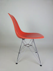Original vintage Eames Herman Miller Eiffel base fibreglass side chairs - eyespy